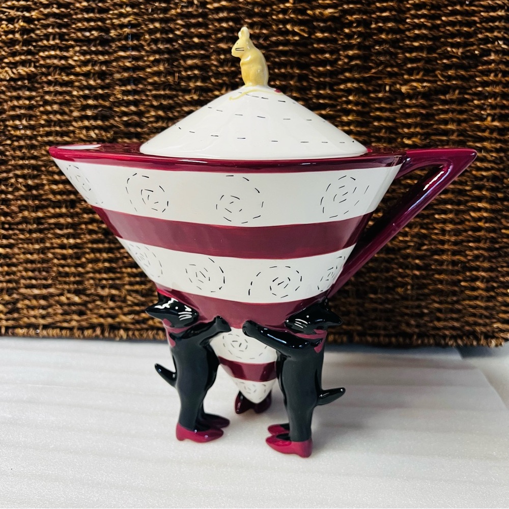 Studio Nova Cats in Heels Ceramic Teapot with Mouse Lid Handle